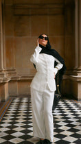 Load image into Gallery viewer, Raven Seamless Rayon Hijab
